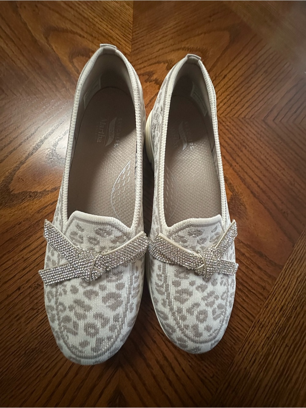 Skechers Women's Beige Leopard-Print Slip-On Flats with Sparkle Bow - Picture 3 of 9